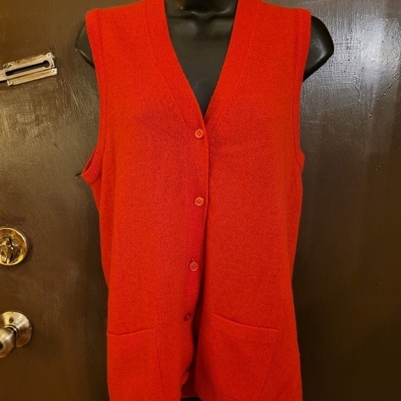 B. Altman Vintage Red Button Up Sweater Vest Size Medium Pockets - Picture 1 of 5